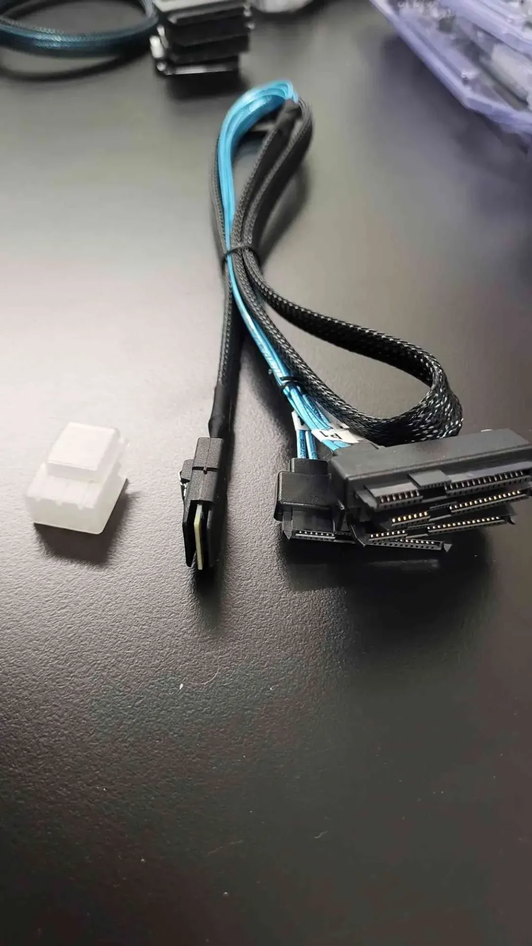 SFF-8087 to 4x SFF-8482